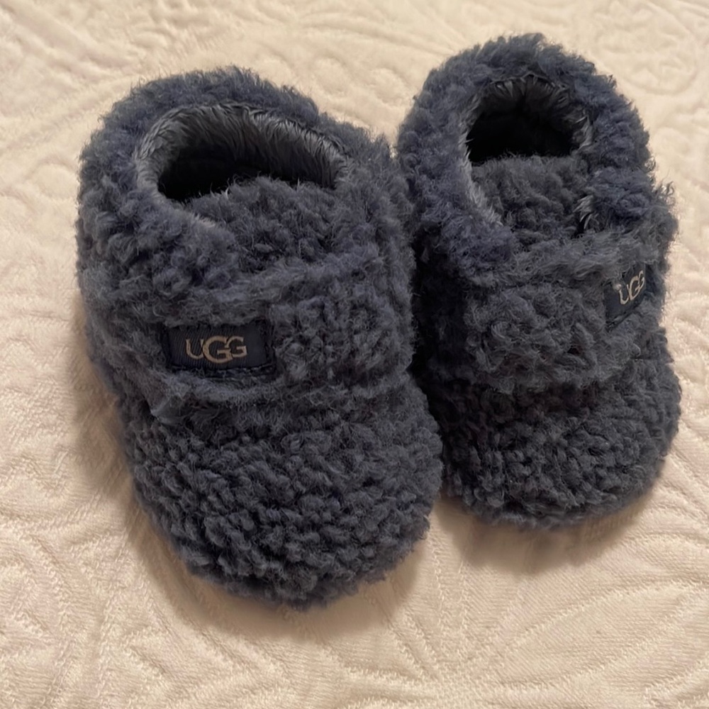 Baby Bixbee UGGS size 0/1, 0-6months